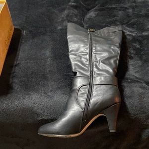 Wide calf, black Bella Vita ladies boots
